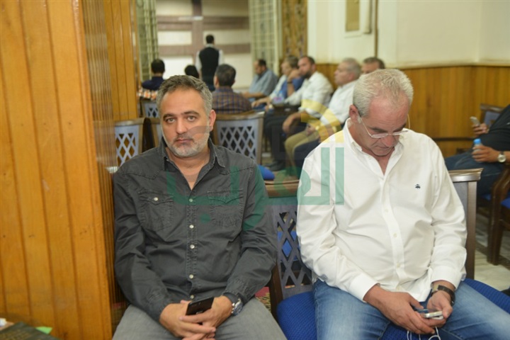 بدء عزاء والد المخرج عمرو سلامة بدء عزاء والد المخرج عمرو سلامة