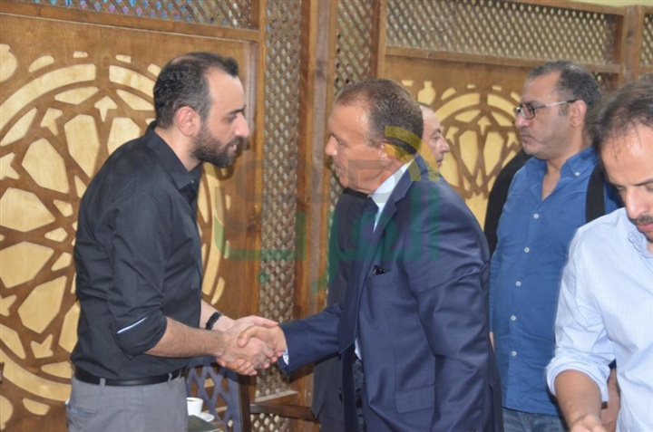 بدء عزاء والد المخرج عمرو سلامة بدء عزاء والد المخرج عمرو سلامة