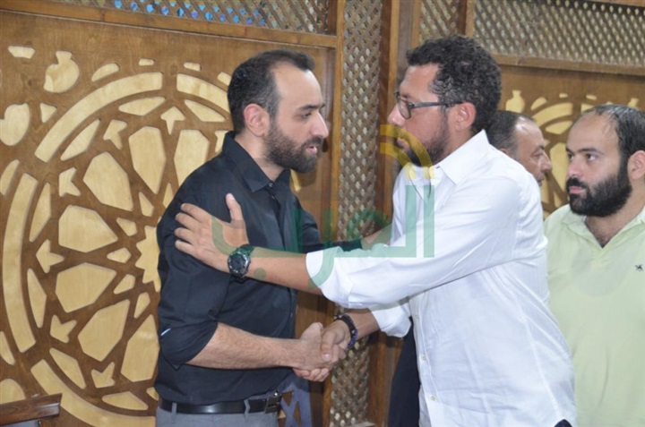 بدء عزاء والد المخرج عمرو سلامة بدء عزاء والد المخرج عمرو سلامة