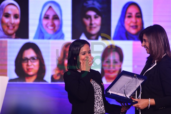 بالصور.. نبيلة مكرم ومايا مرسي تكرمان المشاركات في "مصر تستطيع" بالتاء المربوطة