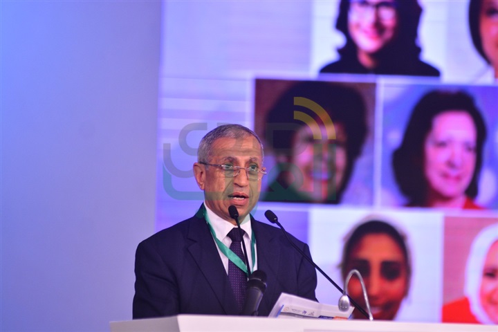 بالصور.. نبيلة مكرم ومايا مرسي تكرمان المشاركات في "مصر تستطيع" بالتاء المربوطة