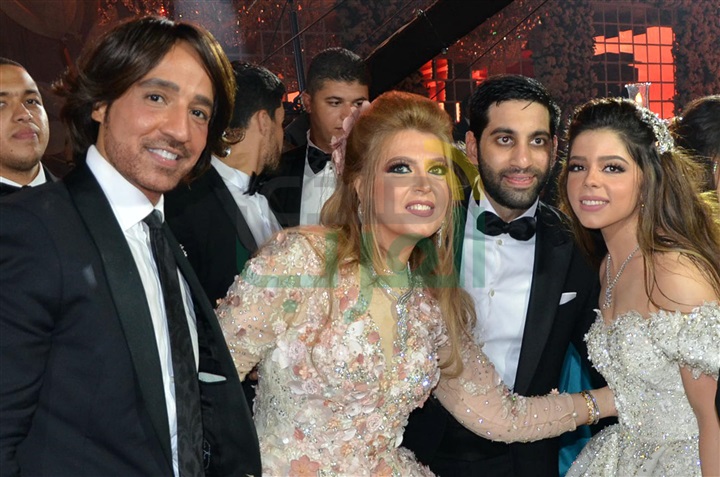 بالصور.. جو أشقر يشعل زفاف "جمانة" و"حاتم" بحضور نجوم الفن بالصور.. جو أشقر يشعل زفاف "جمانة" و"حاتم" بحضور نجوم الفن