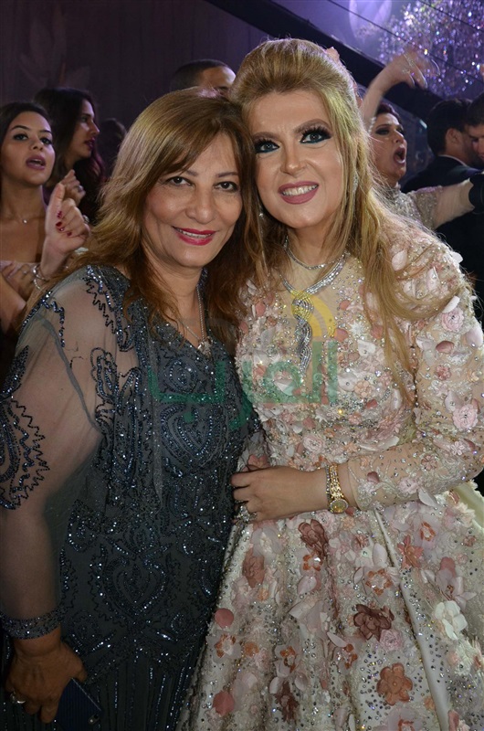 بالصور.. جو أشقر يشعل زفاف "جمانة" و"حاتم" بحضور نجوم الفن بالصور.. جو أشقر يشعل زفاف "جمانة" و"حاتم" بحضور نجوم الفن
