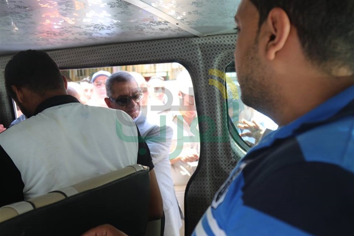 بالفيديو والصور.. محافظ كفرا لشيخ يستمع للمواطنين حول تطبيق التعريفة الجديدة بمجمع المواقف