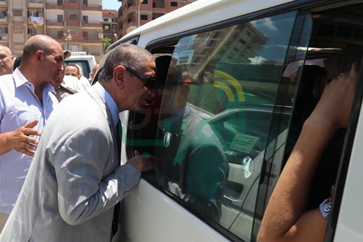 بالفيديو والصور.. محافظ كفرا لشيخ يستمع للمواطنين حول تطبيق التعريفة الجديدة بمجمع المواقف