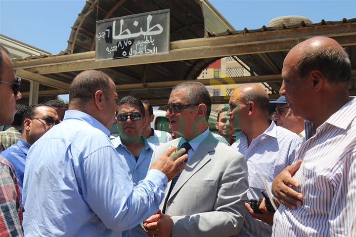 بالفيديو والصور.. محافظ كفرا لشيخ يستمع للمواطنين حول تطبيق التعريفة الجديدة بمجمع المواقف