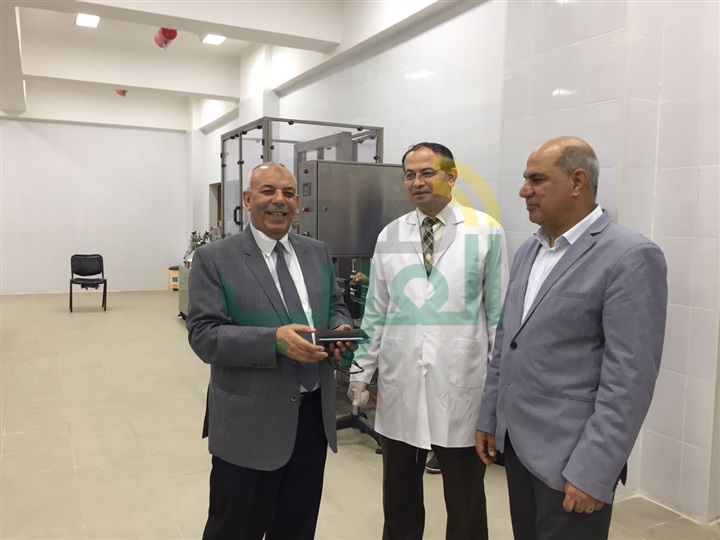 بالصور.. رئيس جامعة المتوسط  يُشيد بالمستشفي الجامعي بكفر الشيخ
