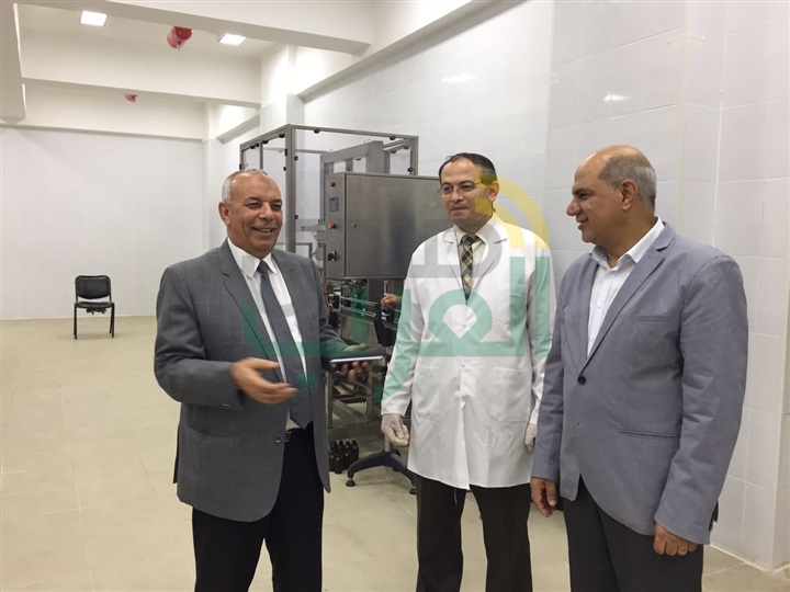 بالصور.. رئيس جامعة المتوسط  يُشيد بالمستشفي الجامعي بكفر الشيخ