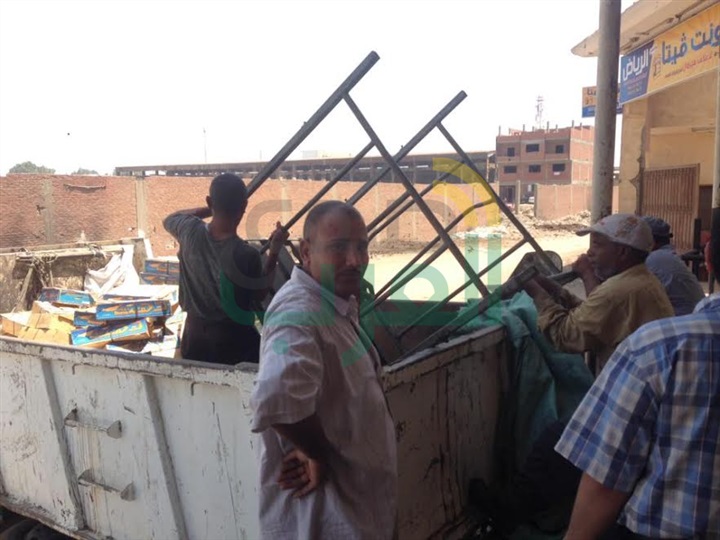 إعدام طن سلع غذائية منتهية الصلاحية بشبرا الخيمة