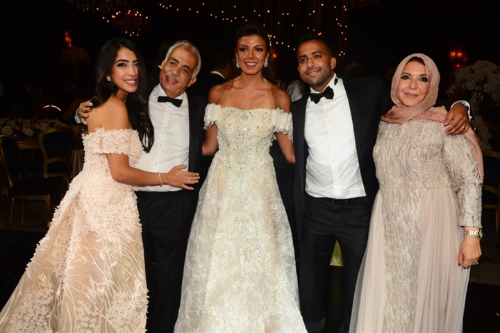 بالصور. النجوم في زفاف نجله مصممه الأزياء إيمانوش بالصور. النجوم في زفاف نجله مصممه الأزياء إيمانوش