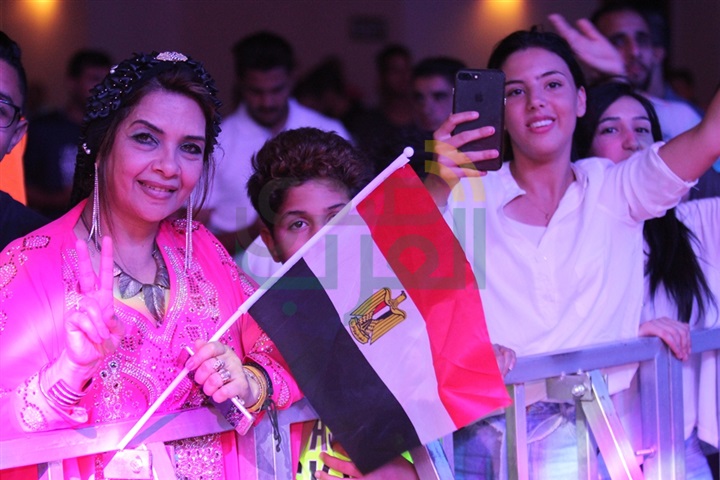 بالصور.. اللبناني ملحم زين يحيي أولى حفلات "ليالي الصيف" في طابا هايتس بالصور.. اللبناني ملحم زين يحيي أولى حفلات "ليالي الصيف" في طابا هايتس