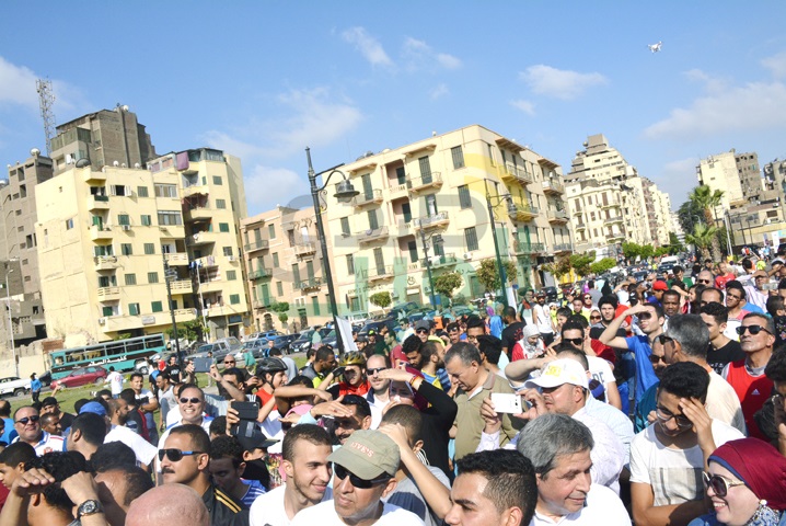          محافظ القاهرة يشارك مواطنى القاهرة فى ماراثون جرى بمنطقة القاهرة الخديوية