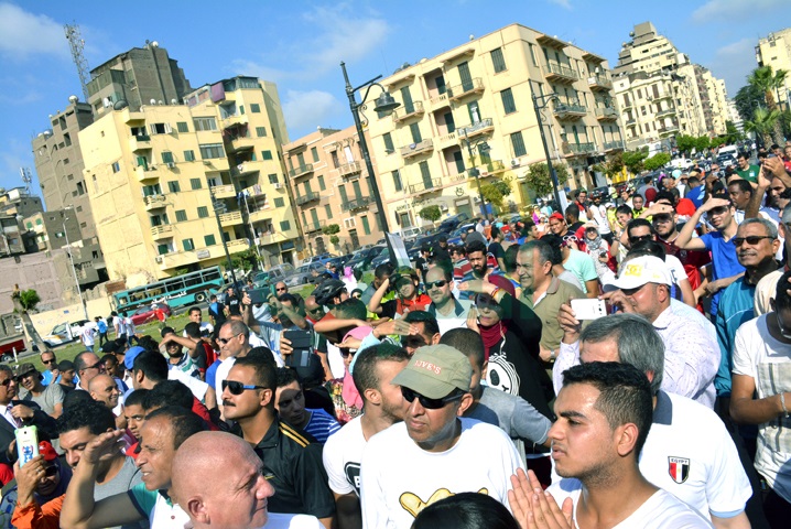           محافظ القاهرة يشارك مواطنى القاهرة فى ماراثون جرى بمنطقة القاهرة الخديوية