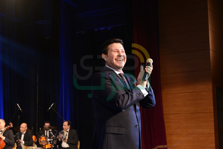 بالصور.. هاني شاكر يتألق في منظمة المرأة العربية بأوبرا جامعة مصر بحضور الوزراء و نجوم الفن بالصور.. هاني شاكر يتألق في منظمة المرأة العربية بأوبرا جامعة مصر بحضور الوزراء و نجوم الفن