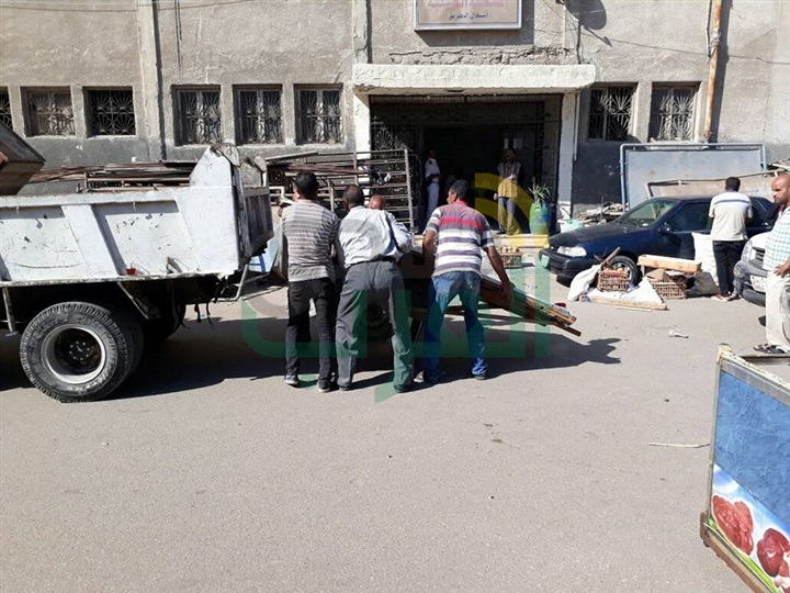 بالصور.. حملة إزالة مكبرة بحي ثان المنتزة لرفع الاشغالات بالعصافرة