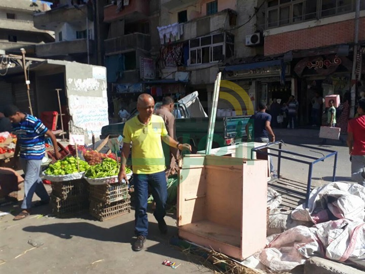 بالصور.. حملة إزالة مكبرة بحي ثان المنتزة لرفع الاشغالات بالعصافرة