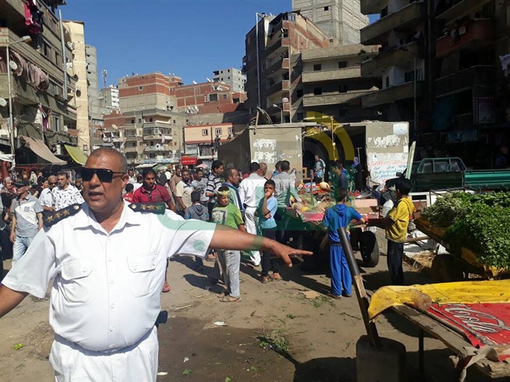 بالصور.. حملة إزالة مكبرة بحي ثان المنتزة لرفع الاشغالات بالعصافرة