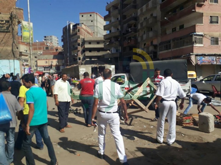 بالصور.. حملة إزالة مكبرة بحي ثان المنتزة لرفع الاشغالات بالعصافرة