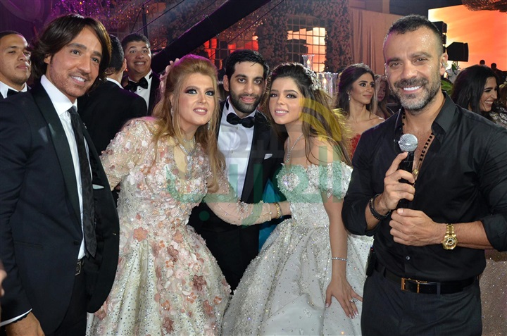بالصور.. جو أشقر يشعل زفاف "جمانة" و"حاتم" بحضور نجوم الفن بالصور.. جو أشقر يشعل زفاف "جمانة" و"حاتم" بحضور نجوم الفن