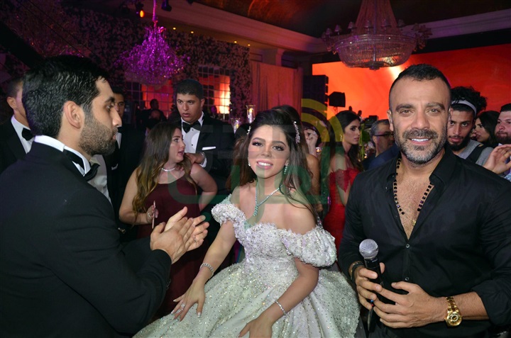 بالصور.. جو أشقر يشعل زفاف "جمانة" و"حاتم" بحضور نجوم الفن بالصور.. جو أشقر يشعل زفاف "جمانة" و"حاتم" بحضور نجوم الفن