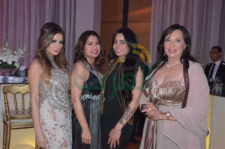 بالصور.. حماقى وبوسى يشعلون حفل زفاف محمد وسارة بالصور.. حماقى وبوسى يشعلون حفل زفاف محمد وسارة