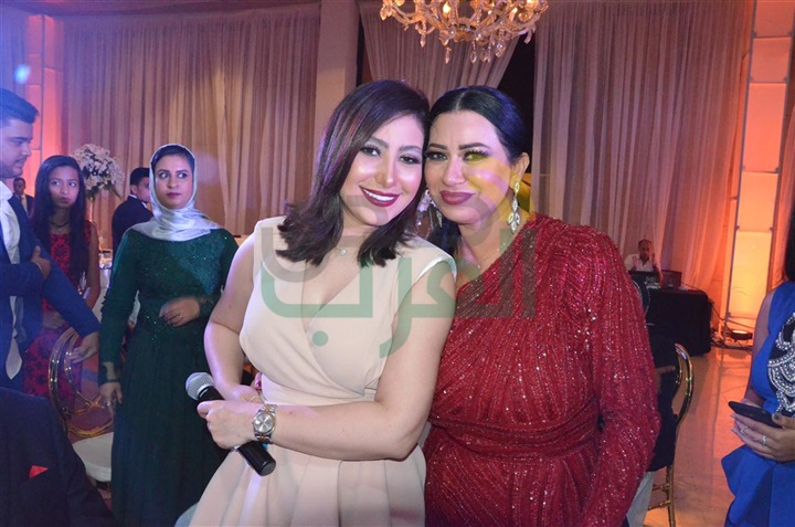 بالصور.. حماقى وبوسى يشعلون حفل زفاف محمد وسارة بالصور.. حماقى وبوسى يشعلون حفل زفاف محمد وسارة