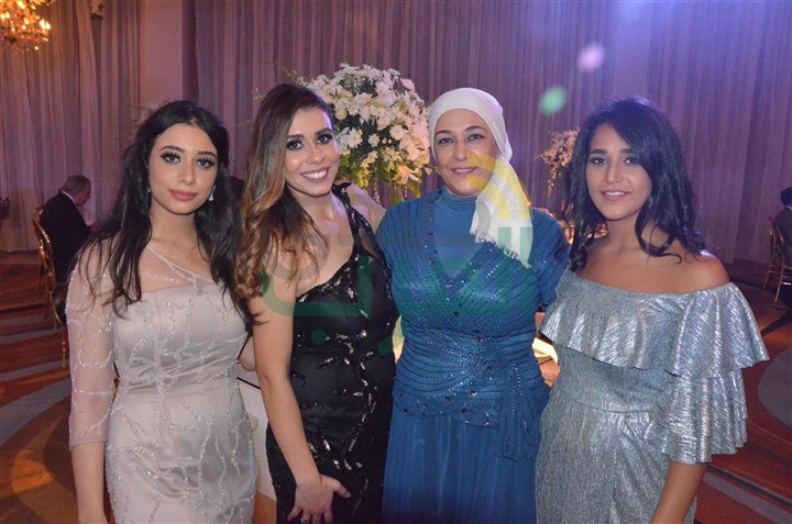 بالصور.. حماقى وبوسى يشعلون حفل زفاف محمد وسارة بالصور.. حماقى وبوسى يشعلون حفل زفاف محمد وسارة