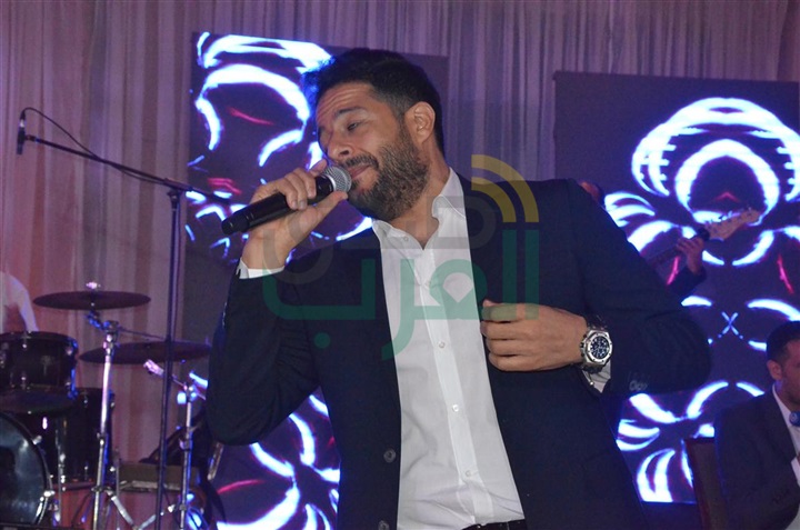 بالصور.. حماقى وبوسى يشعلون حفل زفاف محمد وسارة بالصور.. حماقى وبوسى يشعلون حفل زفاف محمد وسارة