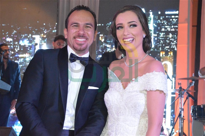 بالصور.. حماقى وبوسى يشعلون حفل زفاف محمد وسارة بالصور.. حماقى وبوسى يشعلون حفل زفاف محمد وسارة