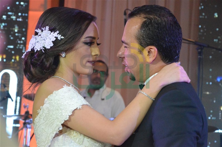 بالصور.. حماقى وبوسى يشعلون حفل زفاف محمد وسارة بالصور.. حماقى وبوسى يشعلون حفل زفاف محمد وسارة