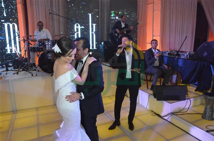 بالصور.. حماقى وبوسى يشعلون حفل زفاف محمد وسارة بالصور.. حماقى وبوسى يشعلون حفل زفاف محمد وسارة