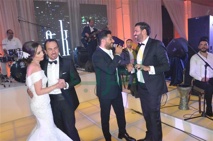 بالصور.. حماقى وبوسى يشعلون حفل زفاف محمد وسارة بالصور.. حماقى وبوسى يشعلون حفل زفاف محمد وسارة