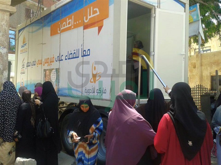 فحص ١٠٢٢ مواطنًا فى اليوم الأول للمسح الشامل لفيروس "سي" بالإسكندرية