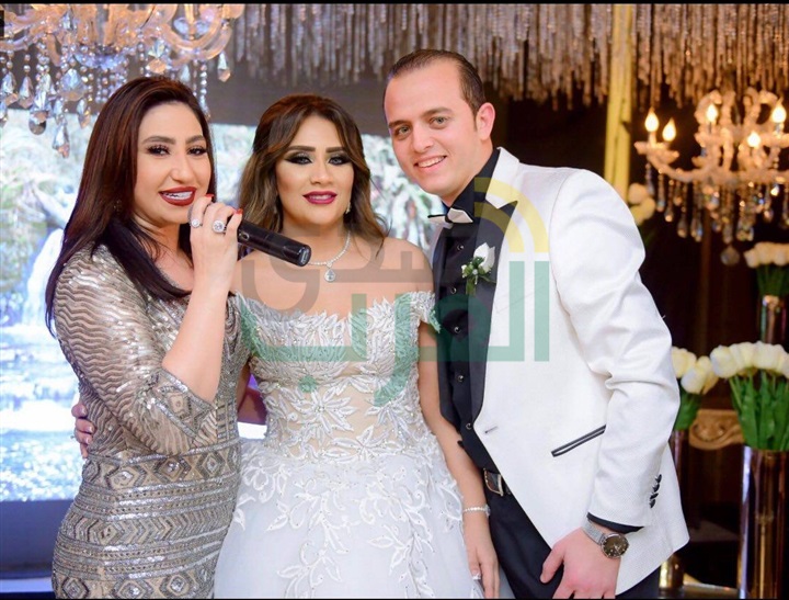 بالصور.. تامر وحماقى وهلال وبوسى يشعلون حفل زفاف محمد و دينا بالصور.. تامر وحماقى وهلال وبوسى يشعلون حفل زفاف محمد و دينا