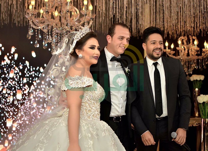 بالصور.. تامر وحماقى وهلال وبوسى يشعلون حفل زفاف محمد و دينا بالصور.. تامر وحماقى وهلال وبوسى يشعلون حفل زفاف محمد و دينا