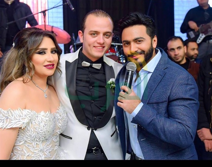 بالصور.. تامر وحماقى وهلال وبوسى يشعلون حفل زفاف محمد و دينا بالصور.. تامر وحماقى وهلال وبوسى يشعلون حفل زفاف محمد و دينا