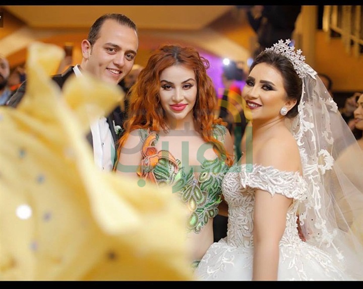 بالصور.. تامر وحماقى وهلال وبوسى يشعلون حفل زفاف محمد و دينا بالصور.. تامر وحماقى وهلال وبوسى يشعلون حفل زفاف محمد و دينا
