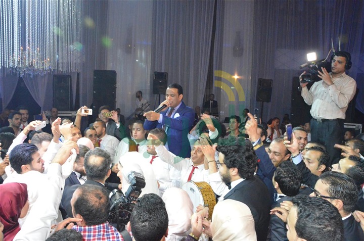 بالصور.. أحمد سعد والليثي يشعلان حفل زفاف "منة وأحمد" بحضور نجوم الفن بالصور.. أحمد سعد والليثي يشعلان حفل زفاف "منة وأحمد" بحضور نجوم الفن