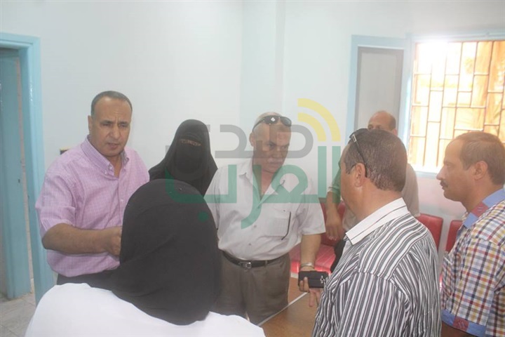 بالصور.. مساعد محافظ كفرالشيخ يوجه بتركيب جهاز البصمة لحضور وانصراف أطباء المركز الطبي بدسوق