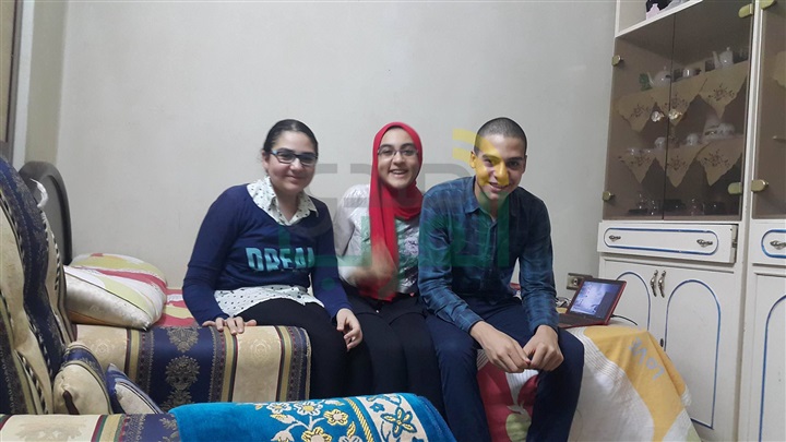 بالصور.. بعد انتزاعها 4 مراكز في الثانوية..أوائل كفر الشيخ لـ"صدي العرب":توفيق الله وطاعة الوالدين سر التفوق 