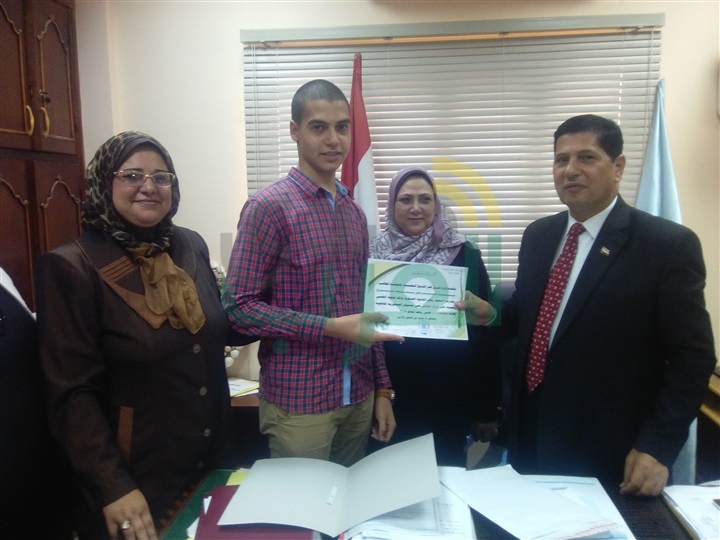 بالصور.. 2000 جنيه مكافأة لكل طالب من أوائل الثانوية والدبلومات بكفر الشيخ بالصور.. 2000 جنيه مكافأة لكل طالب من أوائل الثانوية والدبلومات بكفر الشيخ