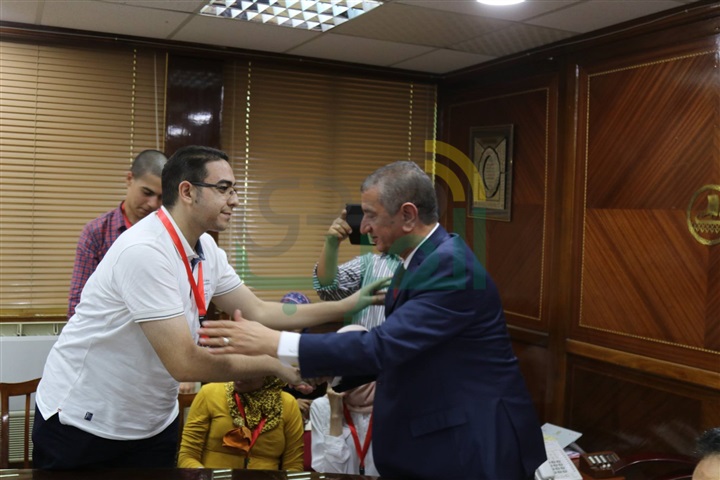 بالصور.. 2000 جنيه مكافأة لكل طالب من أوائل الثانوية والدبلومات بكفر الشيخ بالصور.. 2000 جنيه مكافأة لكل طالب من أوائل الثانوية والدبلومات بكفر الشيخ