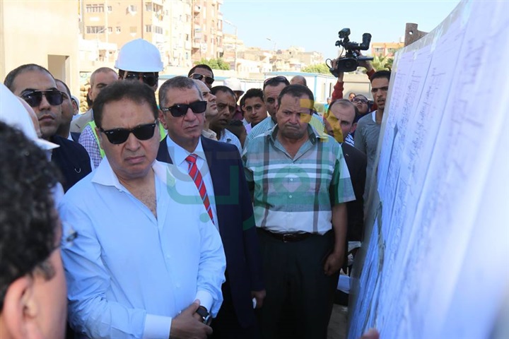 بالصور.. وزير الصحة ومحافظ كفرالشيخ يتفقدان مستشفى بلطيم المركزي
