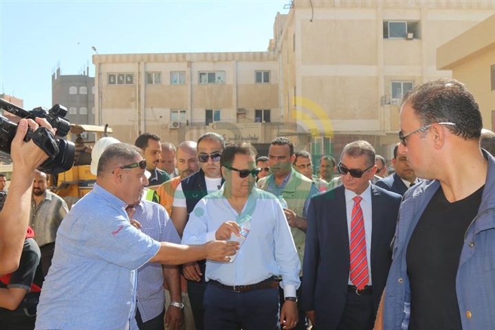 بالصور.. وزير الصحة ومحافظ كفرالشيخ يتفقدان مستشفى بلطيم المركزي