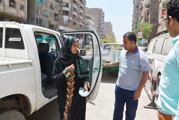 محافظ سوهاج يبحث على أحوال المواطنين 