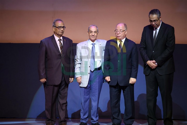 بالصور.. النمنم يكرم رموز المسرح في افتتاح المهرجان"القومي" بالصور.. النمنم يكرم رموز المسرح في افتتاح المهرجان"القومي"