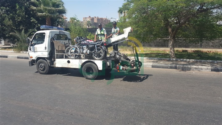 بالصور.. مرور القاهرة يشن حملة على  الدراجات النارية المخالفة بعد هجوم البدرشين 