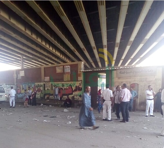 بالصور.. الداخلية تطهر محيط محطات المترو من الباعة الجائلين