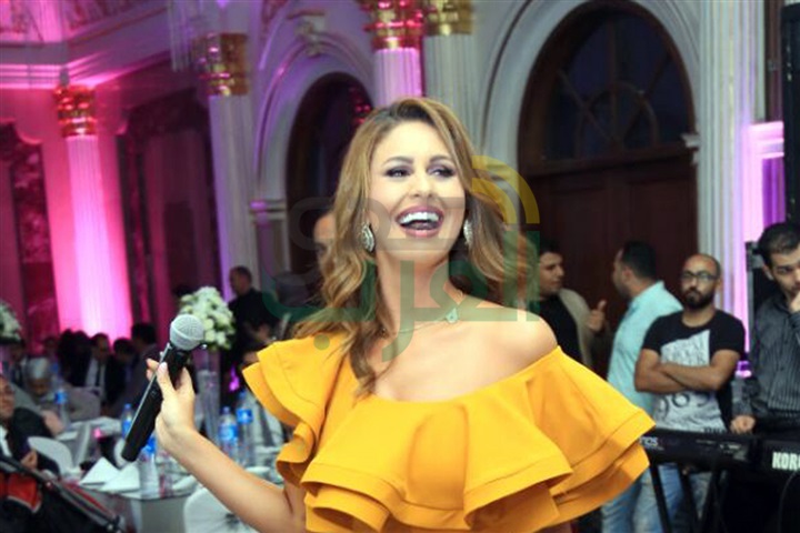 بالصور.. مي سليم تتألق في حفل زفاف «محمود ومها» بالصور.. مي سليم تتألق في حفل زفاف «محمود ومها»