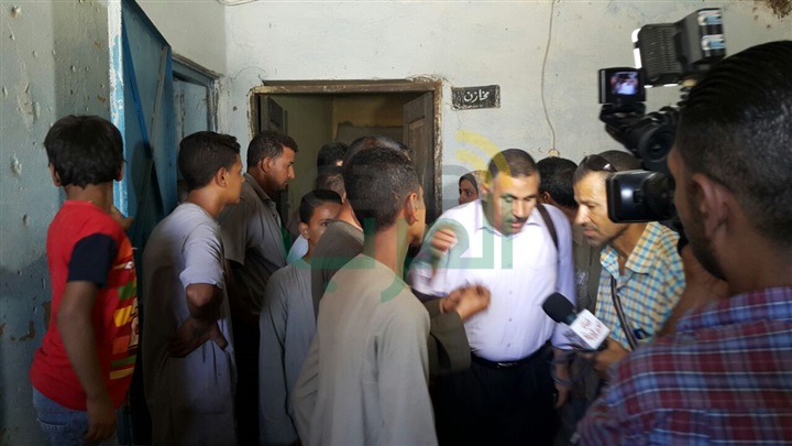 وكيل وزارة الصحة بأسيوط يبحث عن مقر للوحدة الصحية بقرية العزية مركز منفلوط وكيل وزارة الصحة بأسيوط يبحث عن مقر للوحدة الصحية بقرية العزية مركز منفلوط